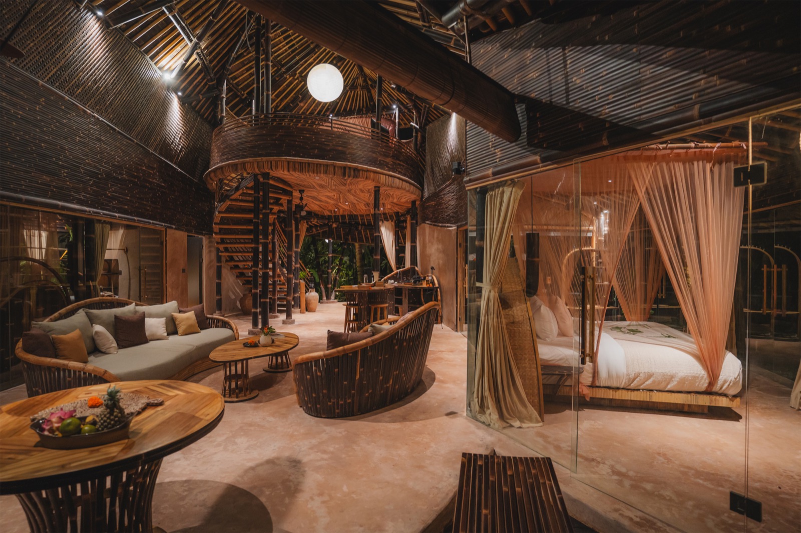 Nội thất đặt riêng bằng tre đen Hideout Leaf Villa