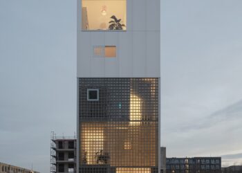 Light House Studioninedots - mặt đứng gạch kính, Amsterdam