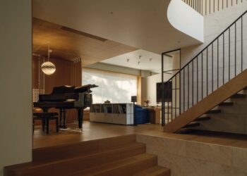 Góc piano nâng cốt nền