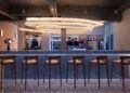 Góc ban công nhìn xuống phố tại Moa Moa Pasta Club