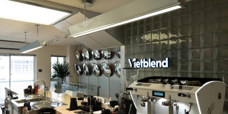 Ánh sáng và không gian tái tạo công năng cho ngôi nhà phố Vietblend