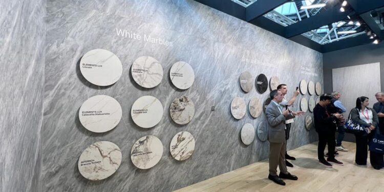 Kiến trúc sư Phạm Hữu Sơn ghi dấu ấn tại sự kiện quốc tế Cersaie 2024 tại Italia - 1