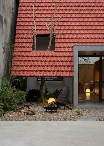 Nam Da House: ngôi nhà bị che mặt tiền tự mở một khoảng trời - 1
