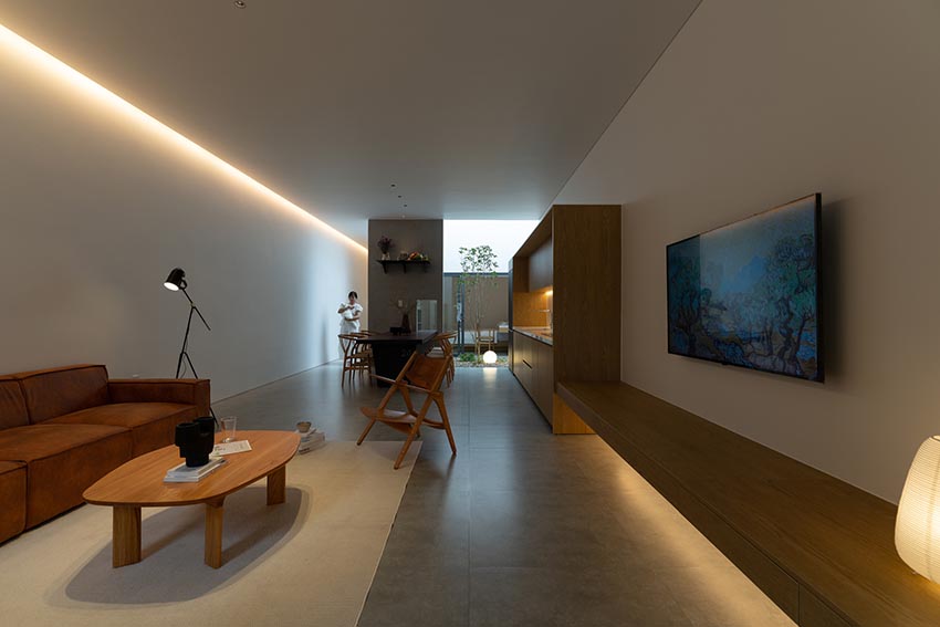 Nam Da House: ngôi nhà bị che mặt tiền tự mở một khoảng trời - 11
