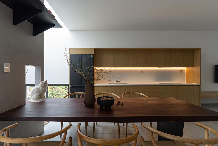 Nam Da House: ngôi nhà bị che mặt tiền tự mở một khoảng trời - 5
