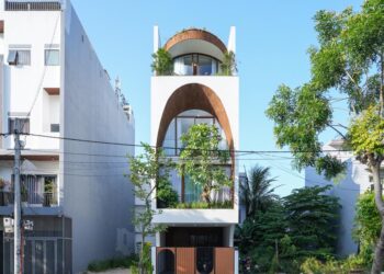 Nhà ống dưới 100m²: 5 chiến lược thiết kế đang dùng ở VN - 1