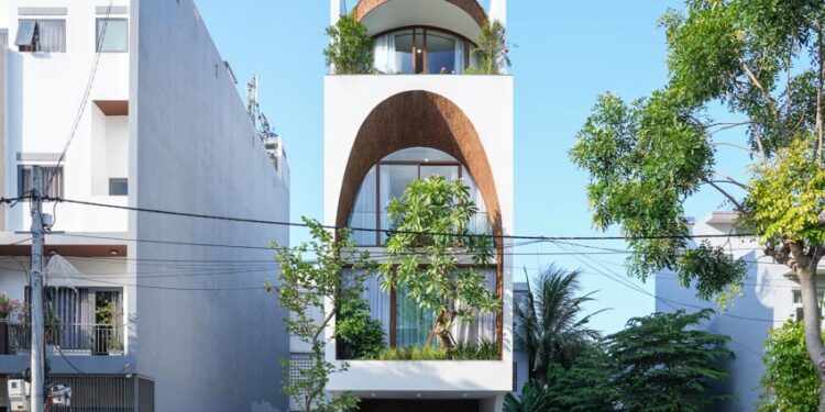 Nhà ống dưới 100m²: 5 chiến lược thiết kế đang dùng ở VN - 1