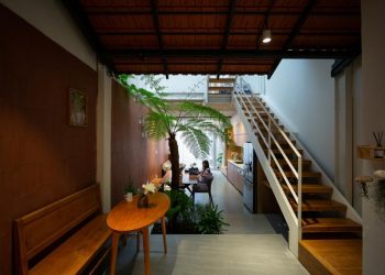 Nhà phố lệch tầng, kín đáo và tươi sáng - 20