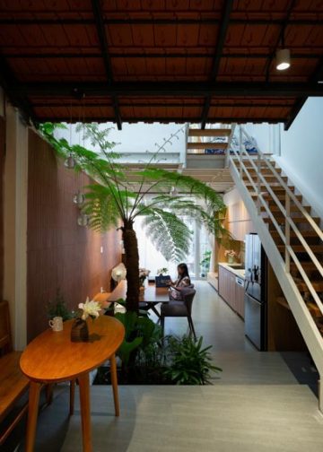 Nhà phố lệch tầng, kín đáo và tươi sáng - 20
