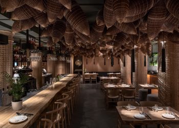 Một thiết kế nhà hàng-bar với chủ điểm độc đáo “vị và không vị” ở Ukraine