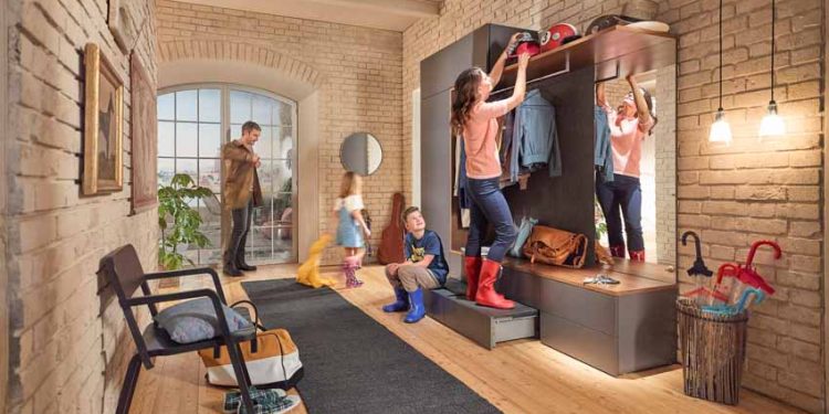 Bục thang ngăn kéo SPACE STEP - Giải pháp xử lý chân tủ thông minh của Blum