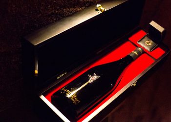 Đằng sau cái giá 654 triệu đồng/chai rượu vang-1