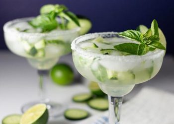 Detox cơ thể từ dưa chuột và nước tonic