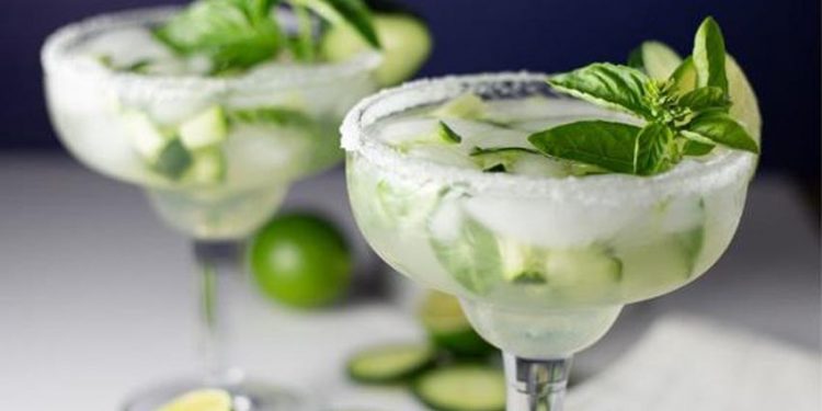 Detox cơ thể từ dưa chuột và nước tonic