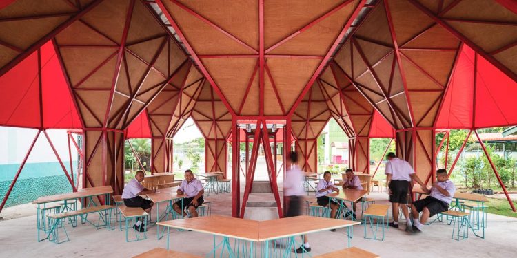 Ngôi trường Pylonesque: Cấu trúc phân bổ lại lượng nước mưa-15