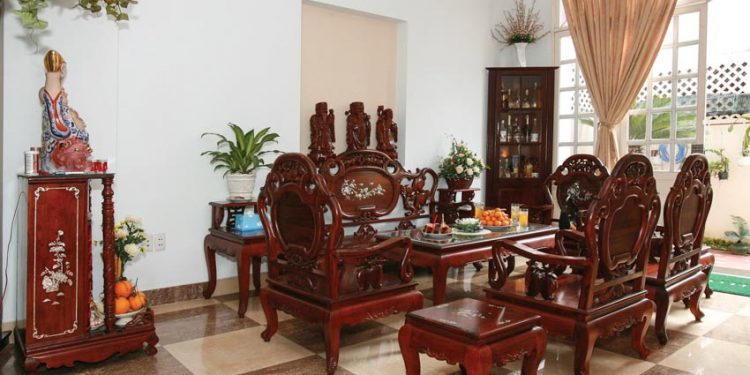 Phòng khách đắc cách nhờ dung hòa -3