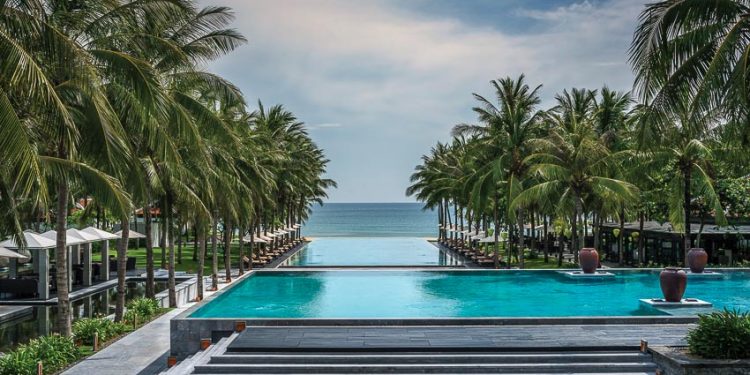 Mùa hè thiên đường với Four Seasons