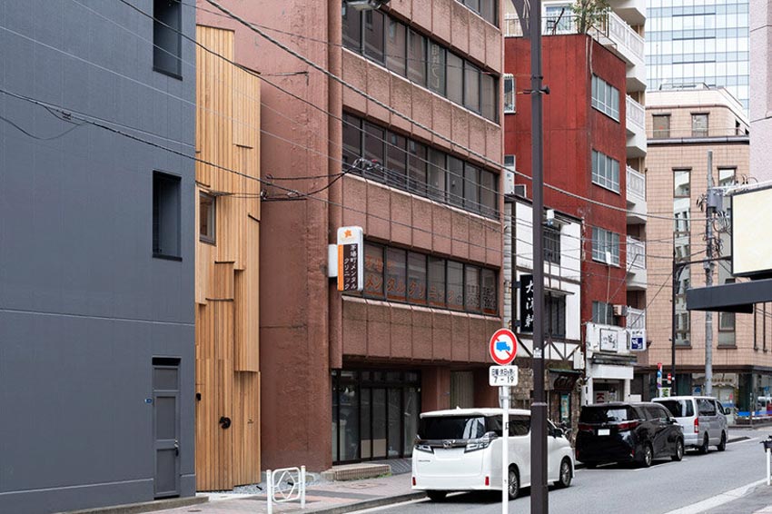 Công trình Prewood bằng gỗ tại Tokyo với mặt đứng cedar và thiết kế module lắp ghép trong không gian đô thị chật hẹp - 2