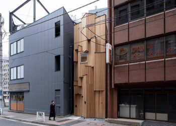 Công trình Prewood bằng gỗ tại Tokyo với mặt đứng cedar và thiết kế module lắp ghép trong không gian đô thị chật hẹp - 4