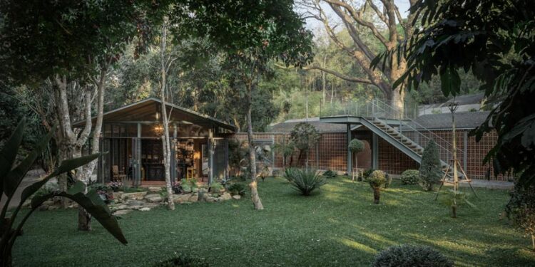 Không gian cà phê mang sắc màu hoài niệm - 8