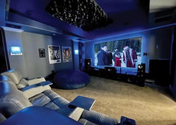 Mùa lễ hội sắp đến, nhà bạn đã có rạp hát tại gia chưa? - 9