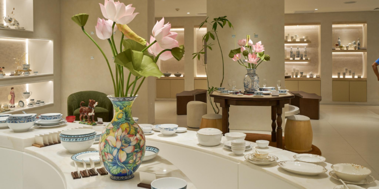 Showroom Minh Long: gốm sứ được bày như tác phẩm, không phải hàng hoá