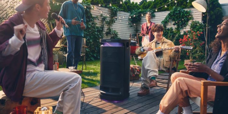 Sony ra mắt loa đa năng SRS-XV900, uy lực nhất trong X-Series