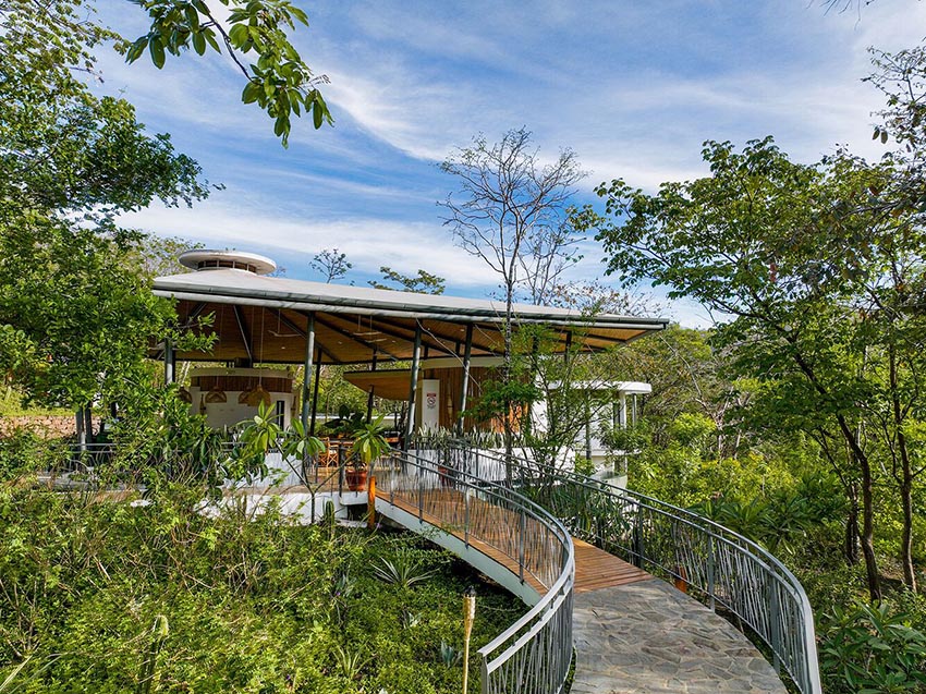 Các pod nghỉ dưỡng lơ lửng giữa rừng nhiệt đới tại Suitree Experience Hotel do Studio Saxe thiết kế ở Costa Rica - 15