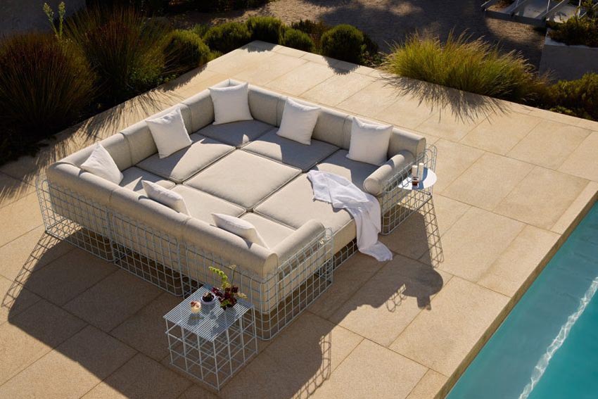 SuperRational sofa modular ngoài trời trong không gian sống mở hiện đại - 3