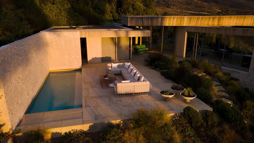 SuperRational sofa modular ngoài trời trong không gian sống mở hiện đại - 1