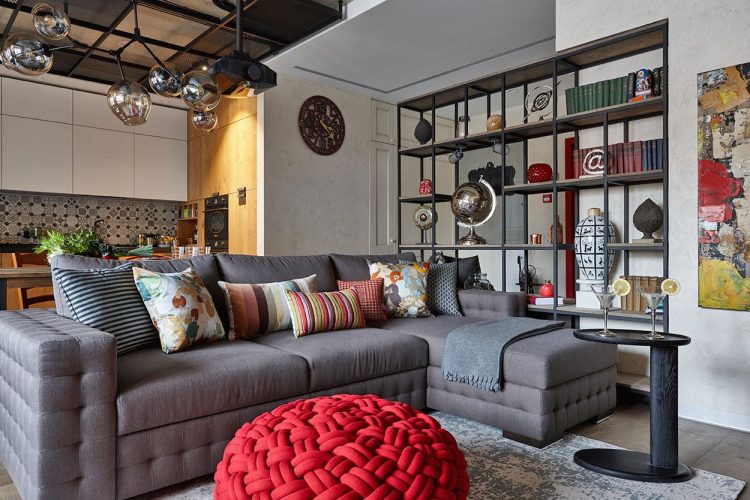 Độc đáo căn hộ 69m2 với bức tường gạch thô, đầy màu sắc ấm áp