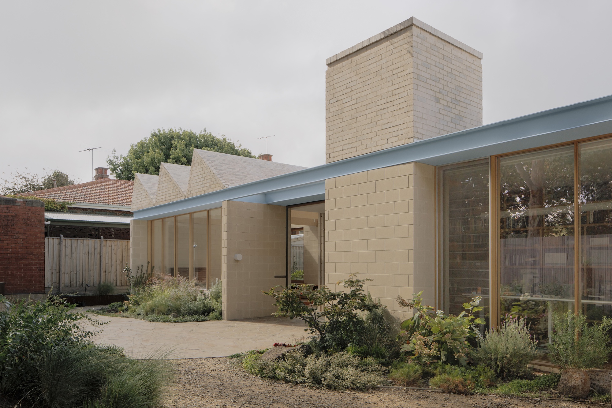 Mặt ngoài A Courtyard House ở Melbourne