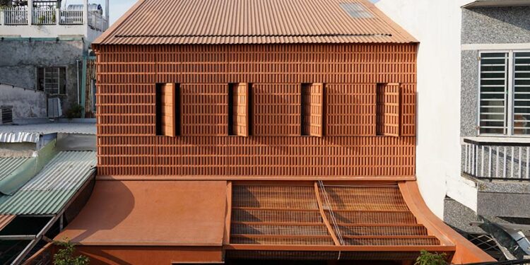 Ngôi nhà Terracotta Breath Home với tường đất nung và không gian mở đón gió tự nhiên - 17