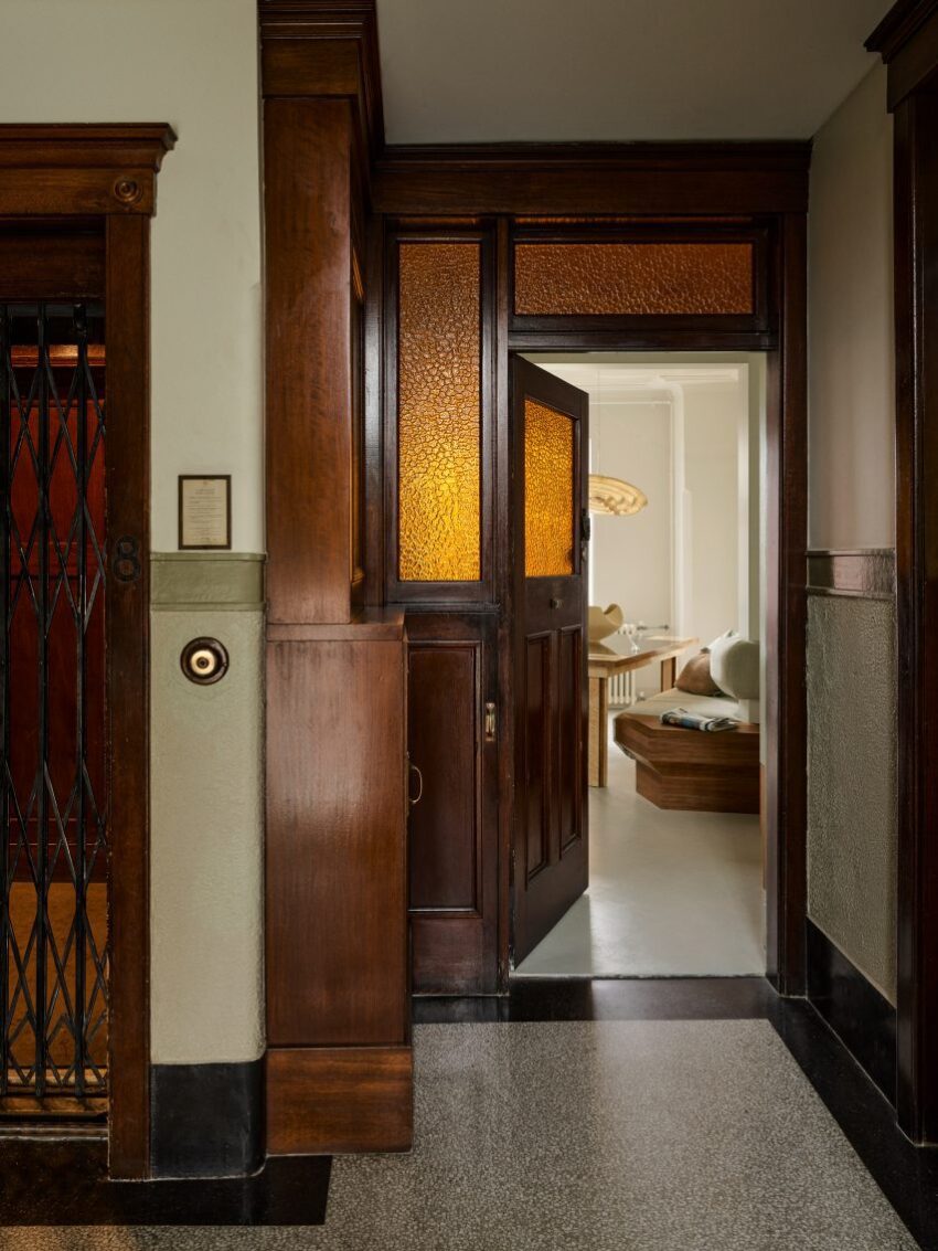 Toà nhà Art Deco 1929 nơi căn hộ toạ lạc