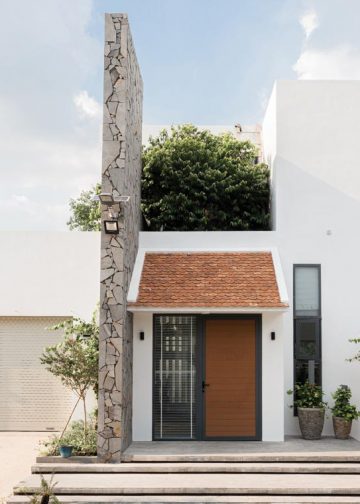 Trong ấm ngoài êm - 1