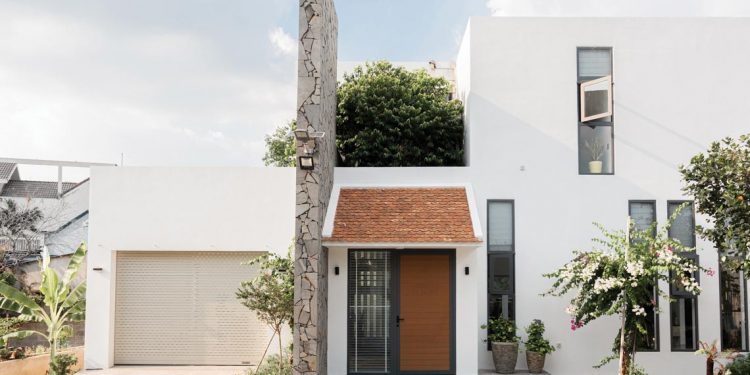 Trong ấm ngoài êm - 1