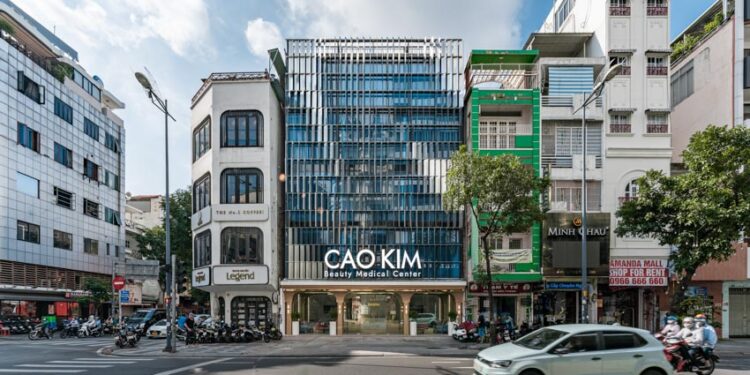 Câu chuyện về một ngôi nhà cũ biến hình thành trung tâm thẩm mỹ hiện đại - 14