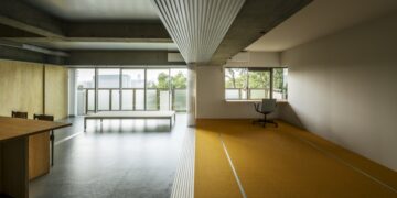 Căn hộ cải tạo ở Sakurazaka với vách trượt